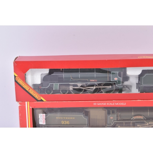 204 - Two vintage Hornby OO gauge model railway trainset locomotive engines comprising; R154 Southern Rail... 