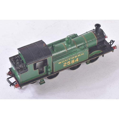 206 - Two kit built Wills Finecast OO gauge model railway trainset locomotive engines comprising; Southern... 