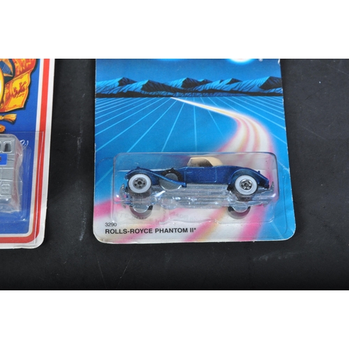 210 - A collection of assorted vintage Mattel Hotwheels and Lesney Matchbox diecast models to include; x2 ... 