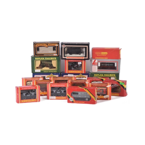 229 - A collection of assorted OO gauge model railway trainset locomotive rolling stock wagons. Boxed exam... 