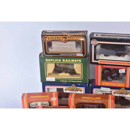 229 - A collection of assorted OO gauge model railway trainset locomotive rolling stock wagons. Boxed exam... 