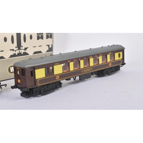 265 - An original Wrenn Railways made OO gauge model railway locomotive trainset The Brighton Belle. The s... 