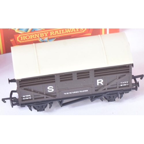 273 - A collection of Hornby OO gauge model railway trainset locomotive rolling stock to include; United D... 