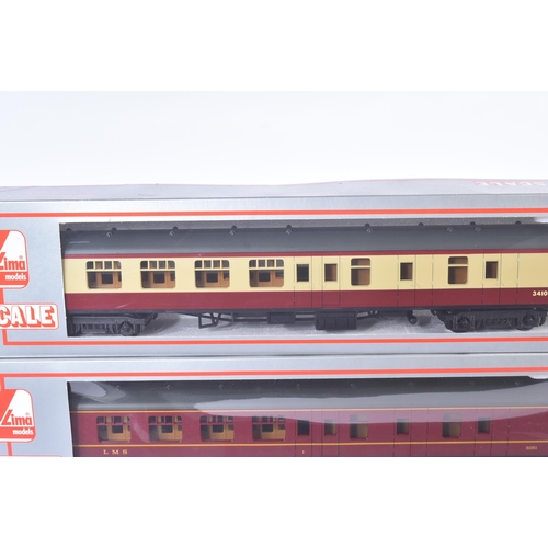 274 - A collection of x4 Lima made O gauge model railway trainset locomotive rolling stock coaches / carri... 