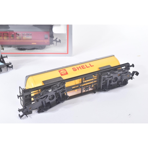 289 - A collection of x6 Lima O gauge model railway trainset locomotive rolling stock wagons to include; C... 