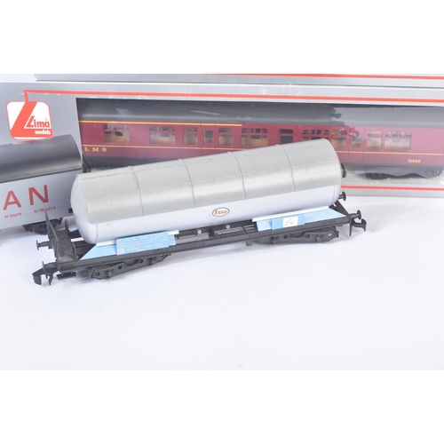 289 - A collection of x6 Lima O gauge model railway trainset locomotive rolling stock wagons to include; C... 