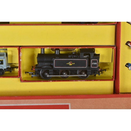 29 - An original vintage Triang / Hornby OO gauge model railway trainset locomotive electric set No. RS.6... 