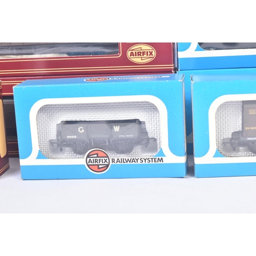 299 - A collection of x9 Airfix OO gauge model railway trainset locomotive rolling stock wagons and carria... 