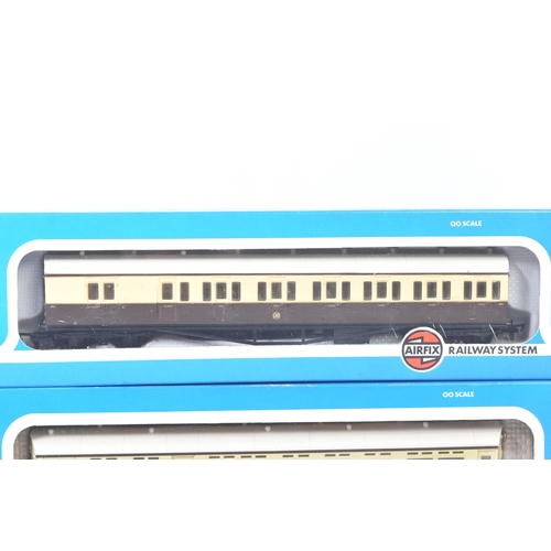 299 - A collection of x9 Airfix OO gauge model railway trainset locomotive rolling stock wagons and carria... 