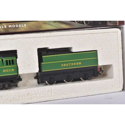 309 - An original Hornby Toplink OO gauge model railway trainset locomotive No. R265 Southern Railways 4-6... 