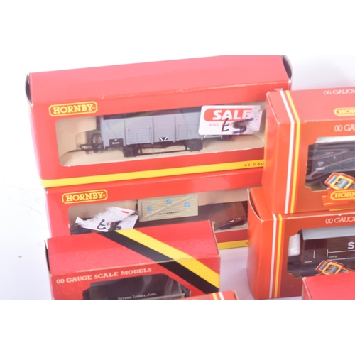 312 - A collection of Hornby OO gauge model railway trainset locomotive rolling stock to include; Southern... 