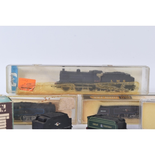 318 - A collection of assorted N gauge model railway trainset locomotive engines to include; Lima Class 31... 