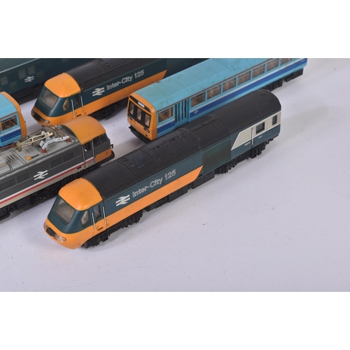 324 - A collection of assorted Hornby OO gauge model railway trainset diesel locomotive engines comprising... 