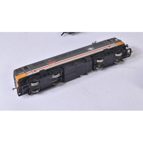 324 - A collection of assorted Hornby OO gauge model railway trainset diesel locomotive engines comprising... 