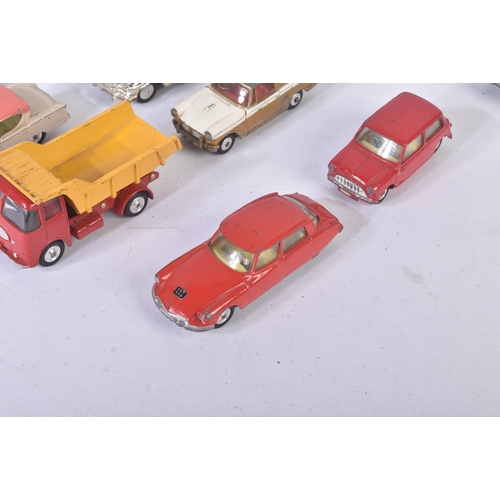 326 - A collection of assorted vintage Corgi Toys and Dinky Toys diecast model cars to include; Corgi Toys... 