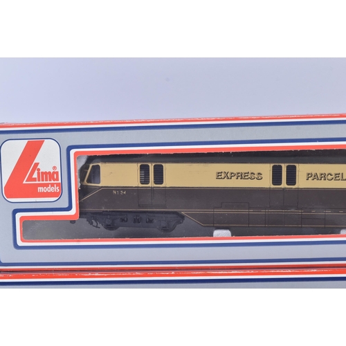 328 - Two Lima made OO gauge model railway diesel trainset locomotive engines comprising 205132 GWR Diesel... 