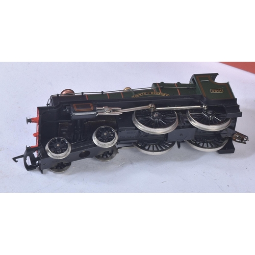 351 - Two vintage Hornby OO gauge model railway trainset locomotive engines comprising; R392 GWR County Cl... 