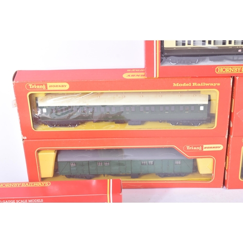 368 - A collection of assorted Triang / Hornby OO gauge model railway trainset locomotive rolling stock co... 