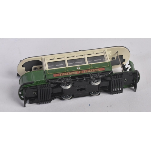 379 - A collection of assorted OO gauge model railway trainset locomotive engine rolling stock wagons alon... 