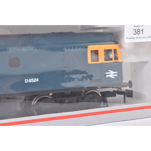 381 - An original Lima made O gauge model railway diesel trainset locomotive engine No. 216577 Class 33 D6... 