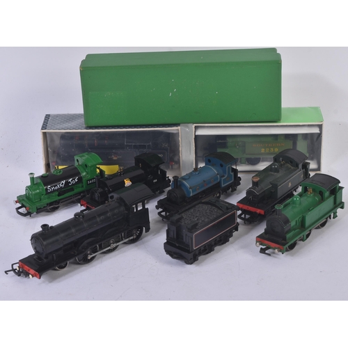 398 - A collection of assorted OO gauge model railway trainset locomotive engines. Largely Hornby examples... 