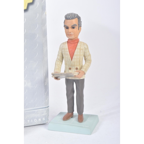 419 - Thunderbirds – Gerry Anderson – Robert Harrop – a resin figure / statue TBF07 Jeff Tracy. Highly det... 