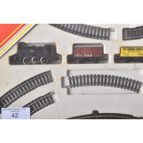 42 - An original vintage Hornby Minitrix N gauge model railway trainset locomotive set No. 101 Goods Set.... 