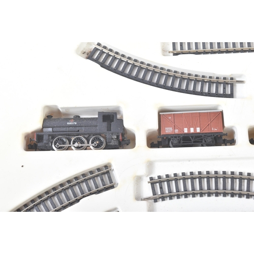 42 - An original vintage Hornby Minitrix N gauge model railway trainset locomotive set No. 101 Goods Set.... 