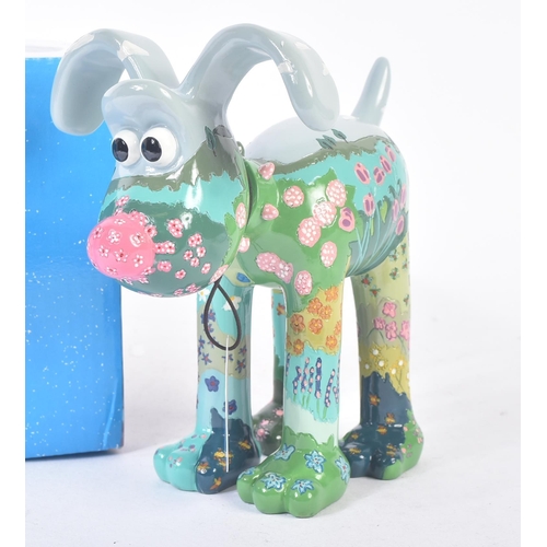 439 - A Gromit Unleashed Collectable Figurine ' Blossom ' (as created by Emily Ketteringham ). Appears min... 