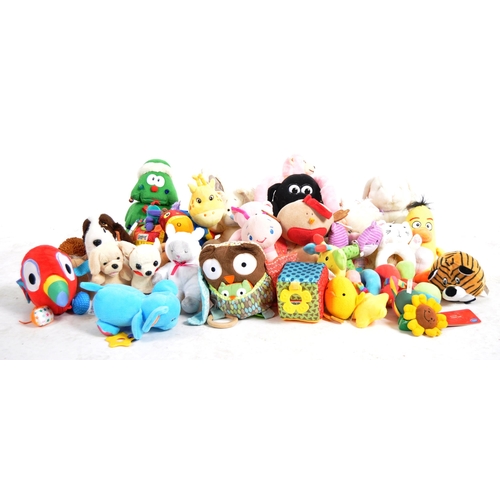 464 - Teddy Bears - a collection of x 32 assorted teddy bears / plush toys to include: Out There, Le JouJo... 