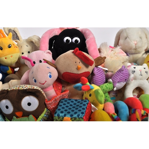 464 - Teddy Bears - a collection of x 32 assorted teddy bears / plush toys to include: Out There, Le JouJo... 