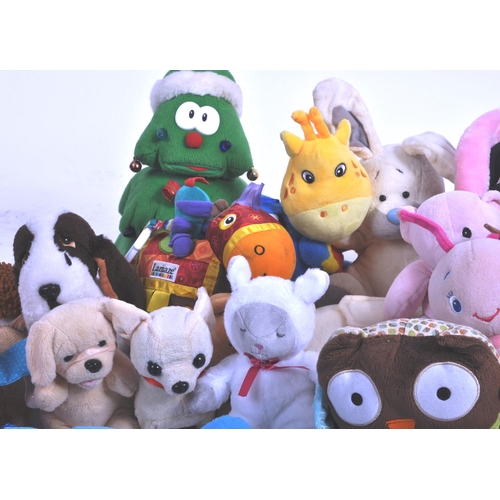 464 - Teddy Bears - a collection of x 32 assorted teddy bears / plush toys to include: Out There, Le JouJo... 