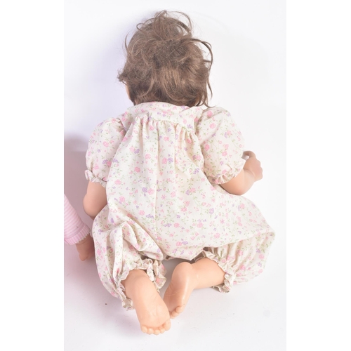 487 - Dolls - Ashton Drake - a collection of x3 'lifelike' baby dolls (likely) by Ashton Drake. Includes; ... 