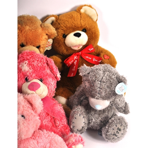 488 - Teddy Bears - a collection of x 16 assorted teddy bears / plush toys to include: Build a Bear, Jade,... 