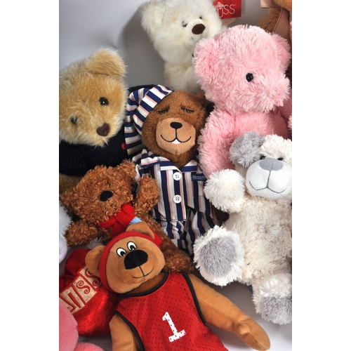 488 - Teddy Bears - a collection of x 16 assorted teddy bears / plush toys to include: Build a Bear, Jade,... 