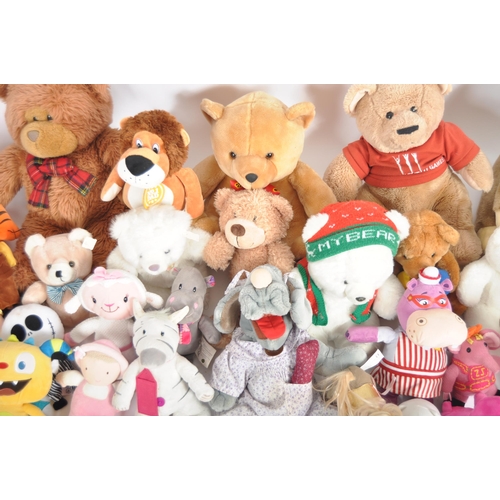 492 - Teddy Bears - a collection of x 36 assorted teddy bears / plush toys to include: Manchester, WmW, R&... 