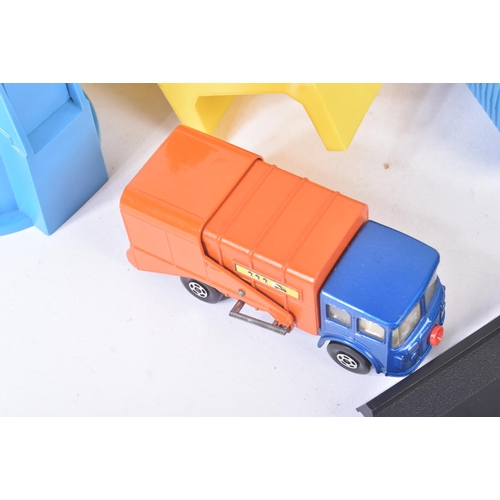 8 - A vintage 1970s Matchbox ( Big M-X) battery operated / mechanised diecast refuse truck with incinera... 