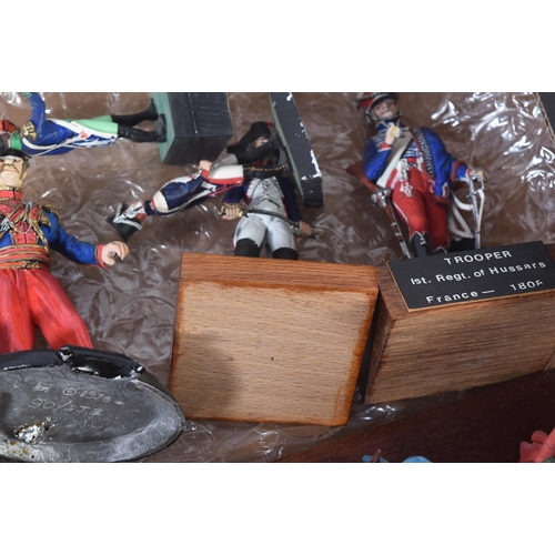 92 - A collection of assorted vintage lead, resin and plastic constructed toy soldier figures. Largely Na... 