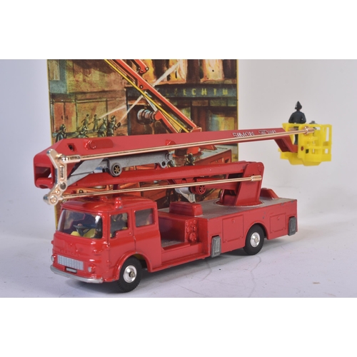 98 - An original vintage Corgi Major Toys boxed diecast model No. 1127 Simon Snorkel Fire Engine. The mod... 