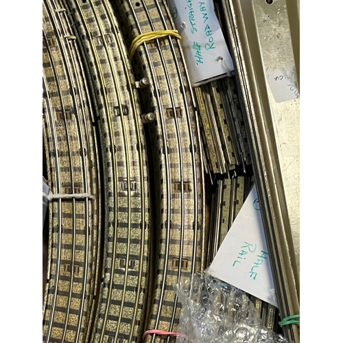 33 - A large collection of vintage Hornby Dublo OO gauge model railway tinplate locomotive trainset track... 