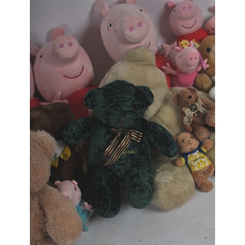 87 - Teddy Bears - a collection of x 33 assorted teddy bears / plush toys to include: Peppa Pig, Jade, Sk... 