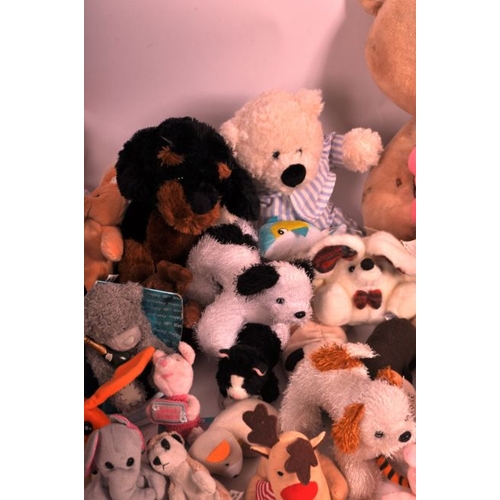 119 - Teddy Bears - a collection of 75 x assorted teddy bears / plush toys to include: TY, Huggables, Suma... 