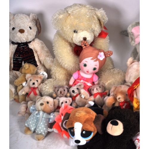 491 - Teddy Bears - a collection of x*NUMBER* assorted teddy bears / plush toys with a large number of bat... 