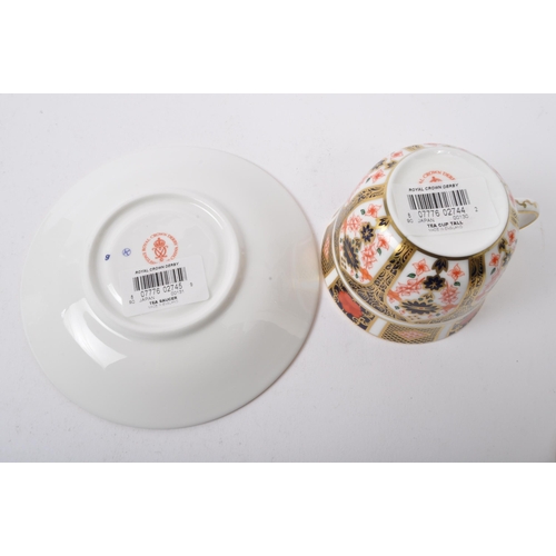 106 - Royal Crown Derby -  Teacup & Saucer - A vintage 20th century Royal Crown Derby NOS New Old Stock fi... 