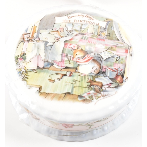 118 - An assortment of vintage 20th century English fine bone china tea pots. The lot to include A Royal D... 