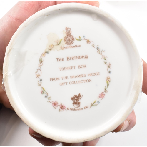 118 - An assortment of vintage 20th century English fine bone china tea pots. The lot to include A Royal D... 