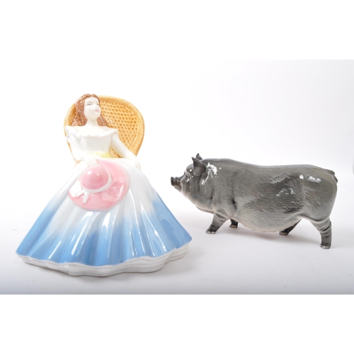 65 - Royal Doulton - British modern design - Handmade ceramic sculpture of a Gascon / pot bellied pig. To... 