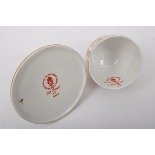 88 - Royal Crown Derby - Old Imari - Match Strike - A vintage 20th century bone china Imari match strike ... 