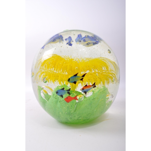 89 - A very large 20th Century Murano glass paperweight dump. Bubble control with central sea flower, rin... 