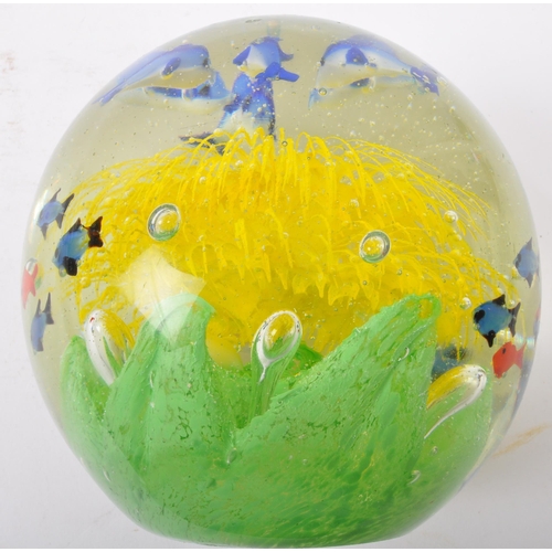 89 - A very large 20th Century Murano glass paperweight dump. Bubble control with central sea flower, rin... 